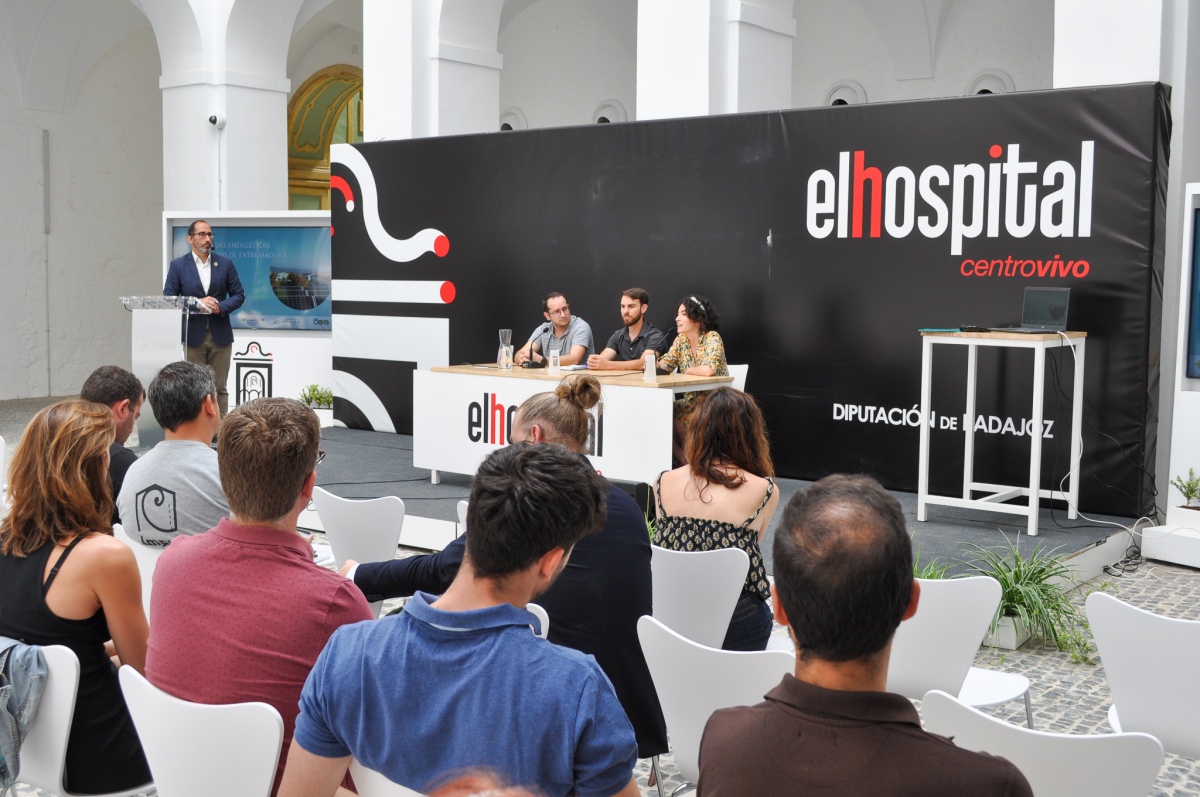 El Hospital ha acogido una jornada explicativa sobre Comunidades Energéticas en municipios de Extremadura