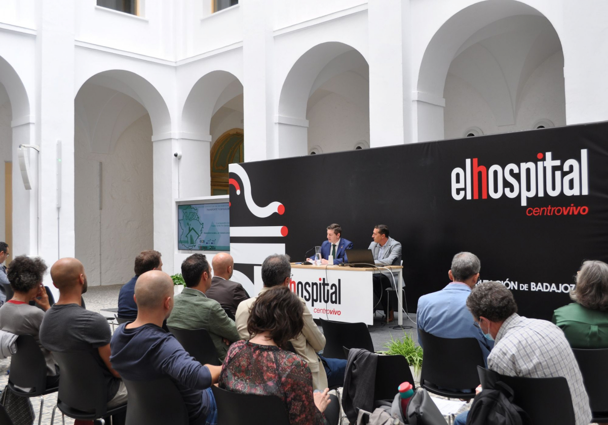 Jornada sobre ‘’Transición Energética en Extremadura: Transporte y Edificación’’ en El Hospital