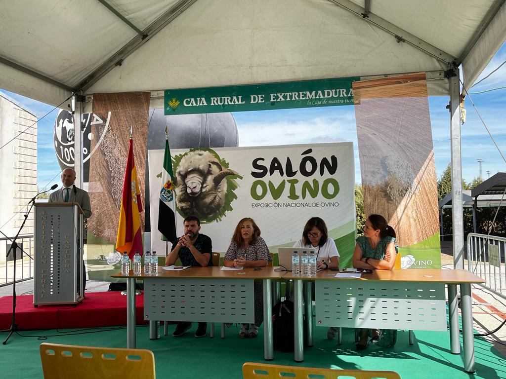 La Diputación de Badajoz recibe el premio al mejor semental de raza merina 2022 en el 37ª Salón Ovino de Castuera