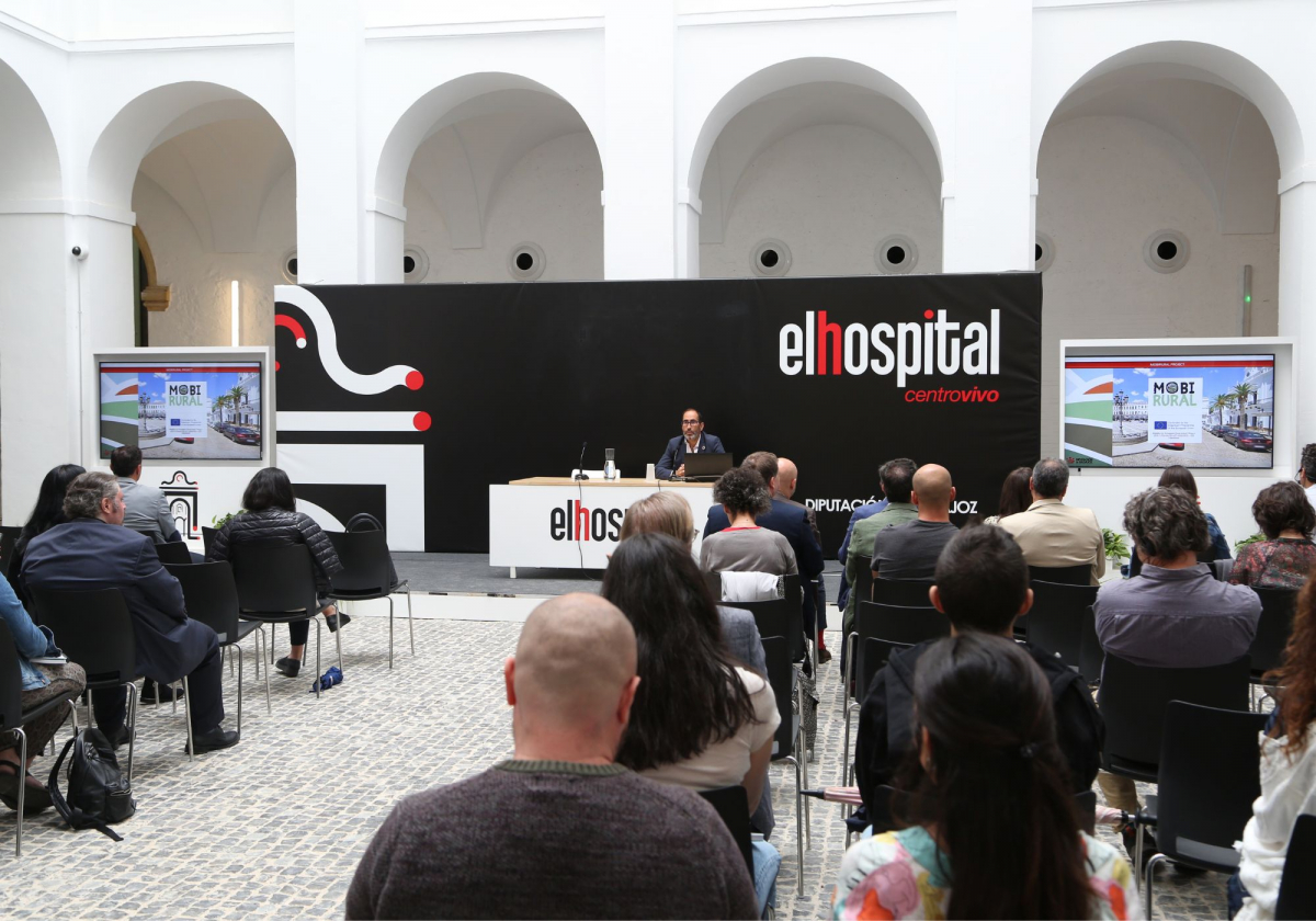 Jornada sobre ‘’Transición Energética en Extremadura: Transporte y Edificación’’ en El Hospital