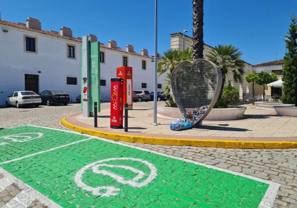 La Diputación de Badajoz pone en marcha un nuevo punto de recarga para vehículos eléctricos