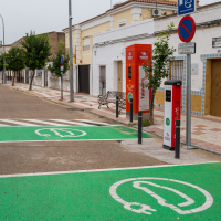 La Diputación de Badajoz pone en marcha un nuevo punto de recarga para vehículos eléctricos y completa la red provincial