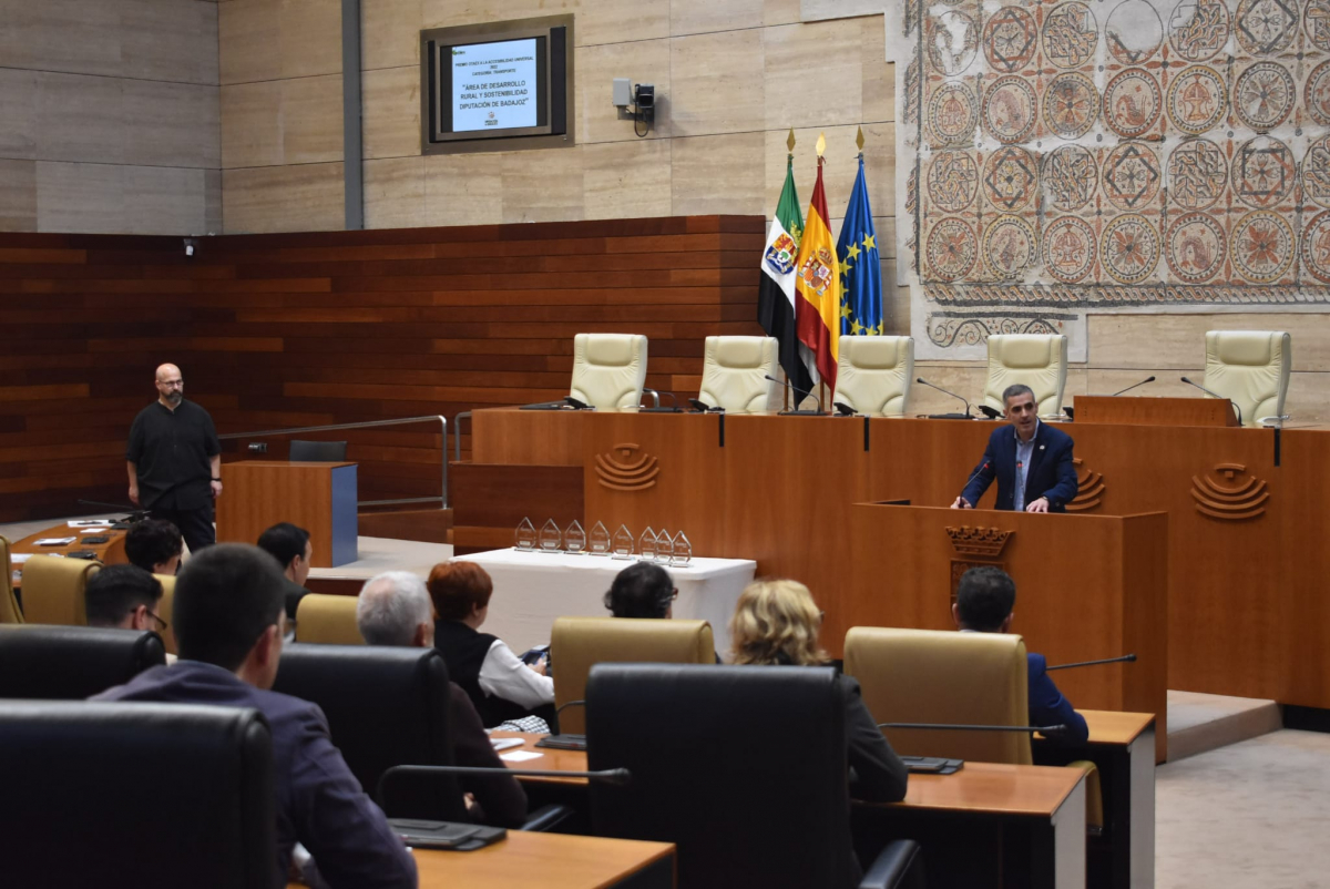 La Diputación de Badajoz recoge el premio OTAEX a la Accesibilidad Universal de Extremadura  2022