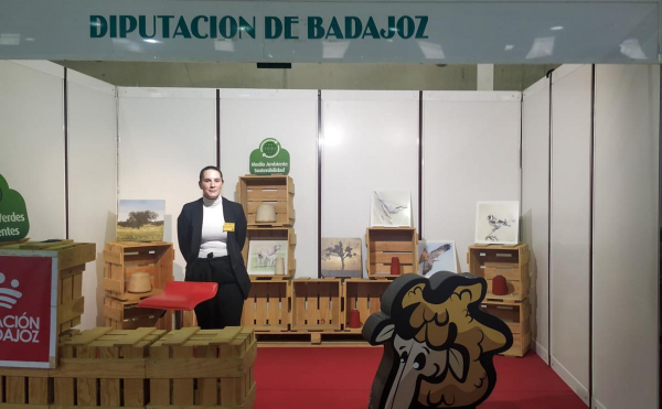 Imagen: La Diputación de Badajoz, presente en la Feria de Muestras de la Campiña Sur de Azuaga 2023